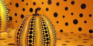 Imagen de SH Kim en Pixabay / Obra de yayoi kusama